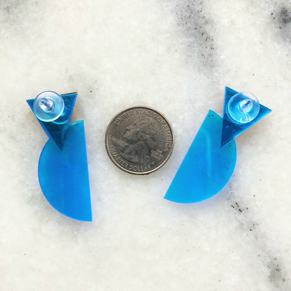 NEW! Transparent Iridescent Geo Earrings 🎊 - Picture 5 of 5